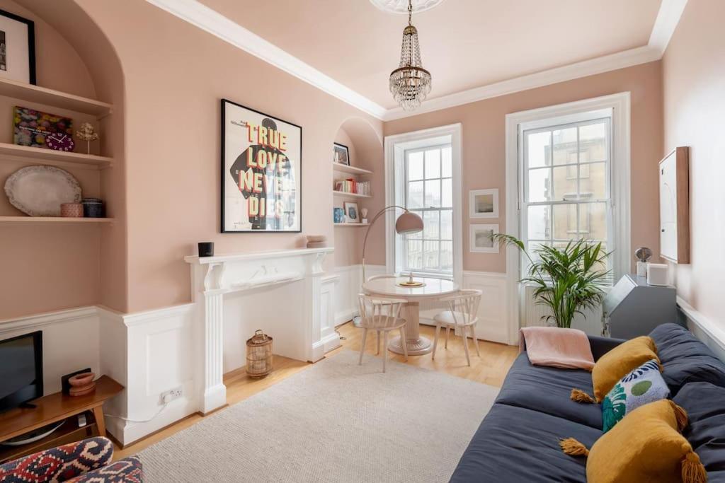 Stylish Central Apartment With Parking - Garden And Workspace バース エクステリア 写真